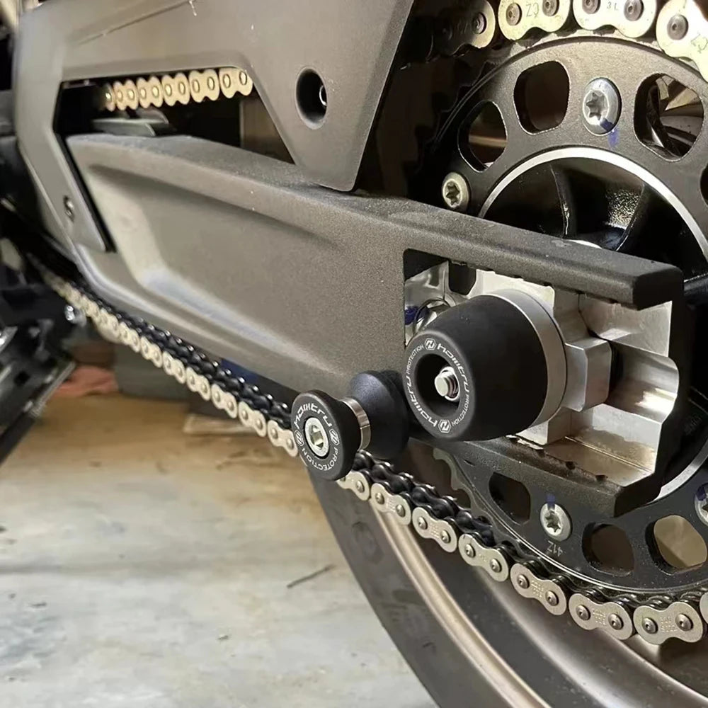 Triumph Daytona 675 675R Moto2 765 Spindle Bobbins Front Rear Crash Protectors