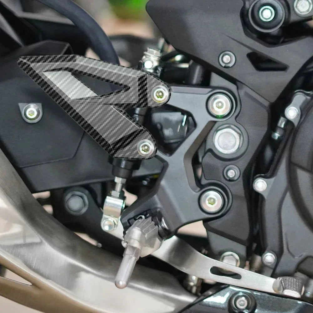 Carbon Fiber Look Foot Peg Heel Guard Protector Set For Kawasaki Ninja400 Z400